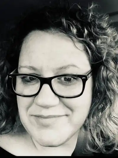 Madalyn Brochu — London Wedding Officiant