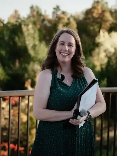 Róisín Dunsby — City of Hamilton Wedding Officiant